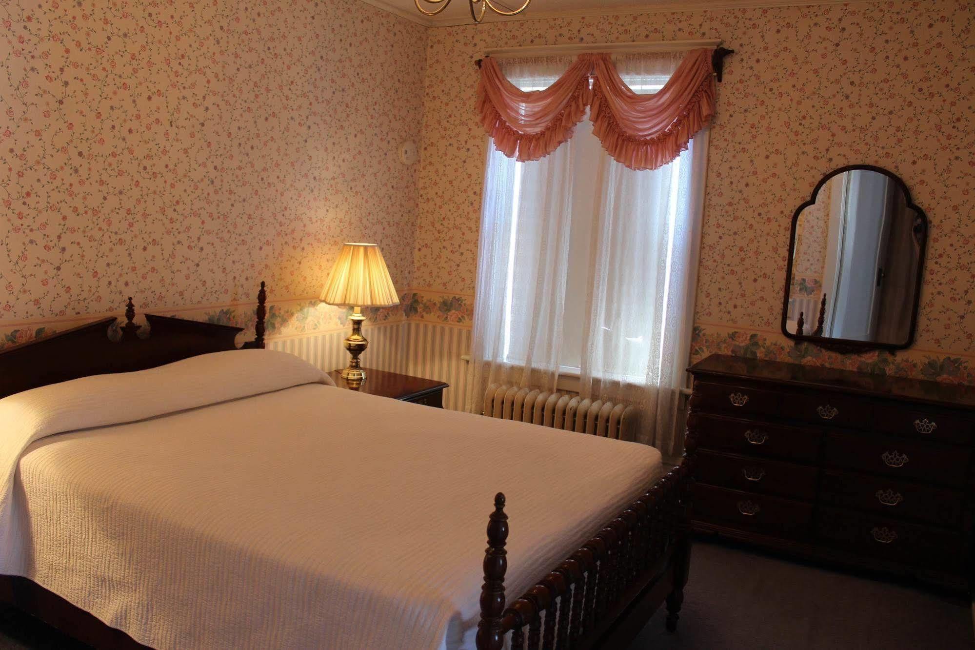 White Inn Fredonia 外观 照片